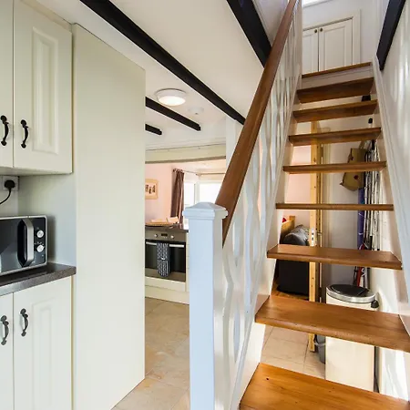 Cosy Two Bedroom In With Sea Views بيت للعطل ووترفيل