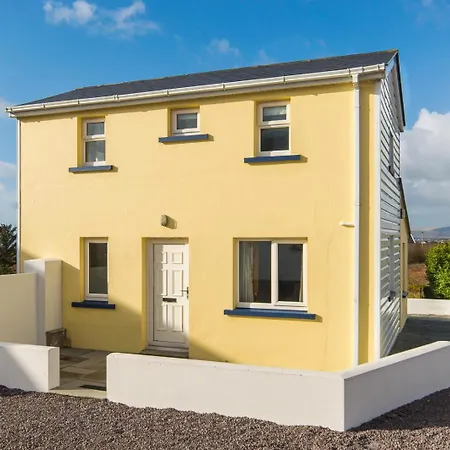 Cosy Two Bedroom In With Sea Views Semesterbostad *
